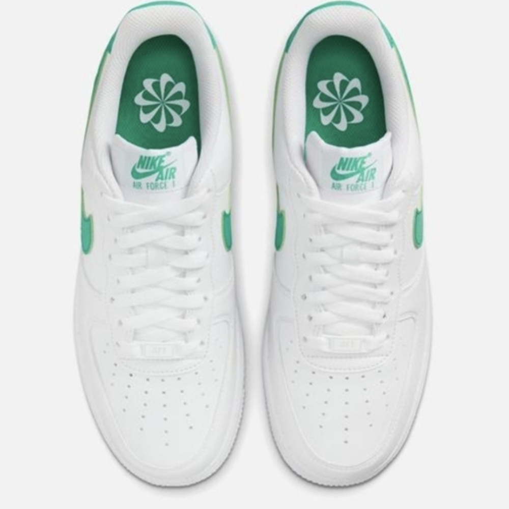 Nike Air Force Sneakers